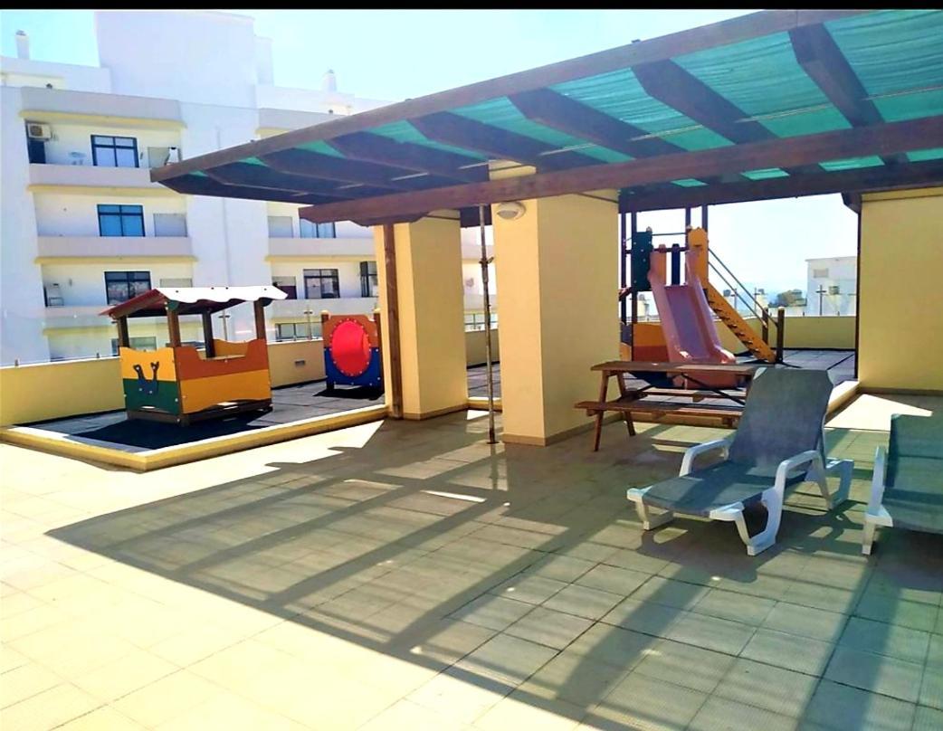 Ocean Breeze - Terrace Pools Appartement Armação de Pêra Buitenkant foto